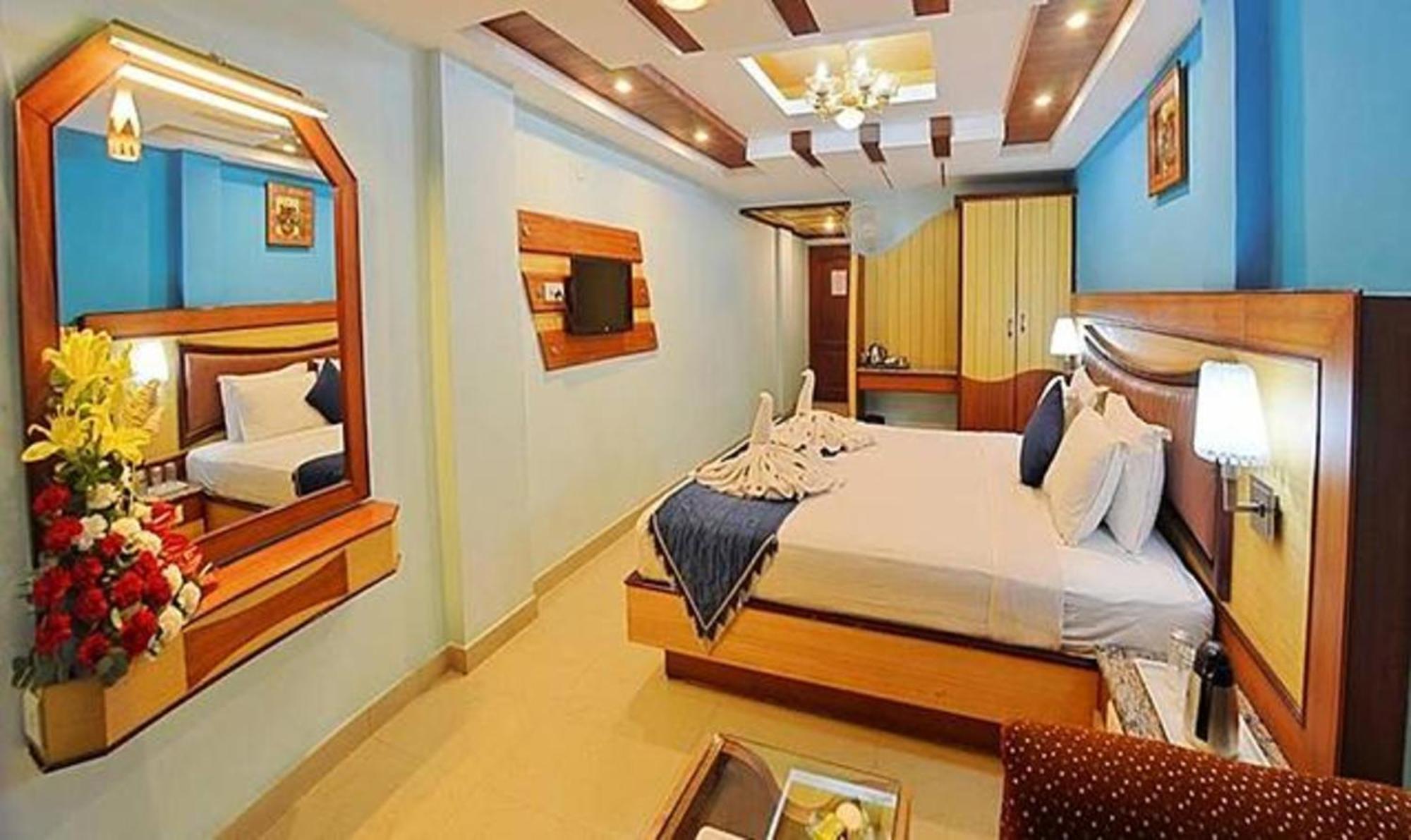 Готель Ponmariresidency Уті Екстер'єр фото