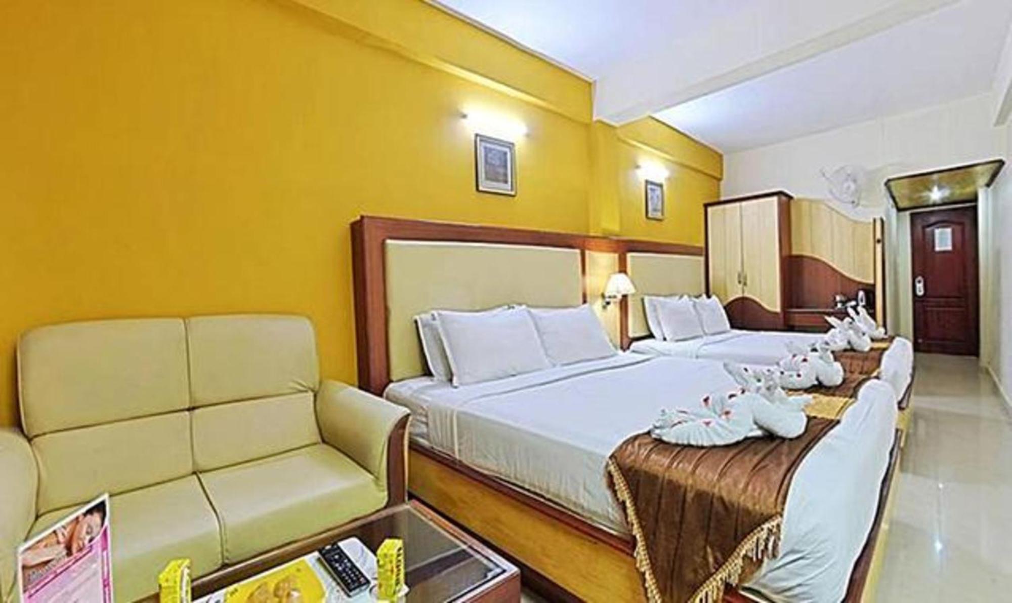 Готель Ponmariresidency Уті Екстер'єр фото