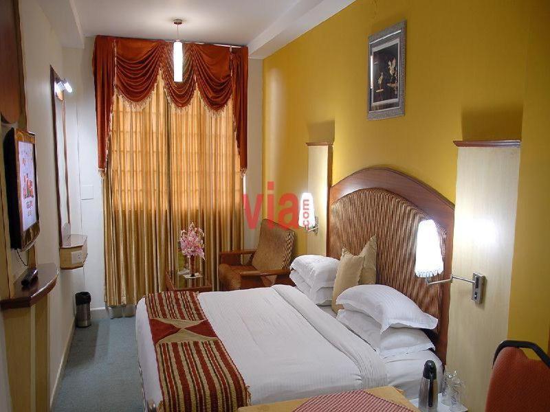 Готель Ponmariresidency Уті Екстер'єр фото