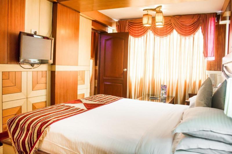 Готель Ponmariresidency Уті Екстер'єр фото