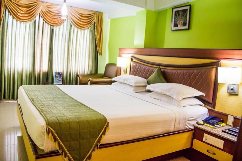Готель Ponmariresidency Уті Екстер'єр фото